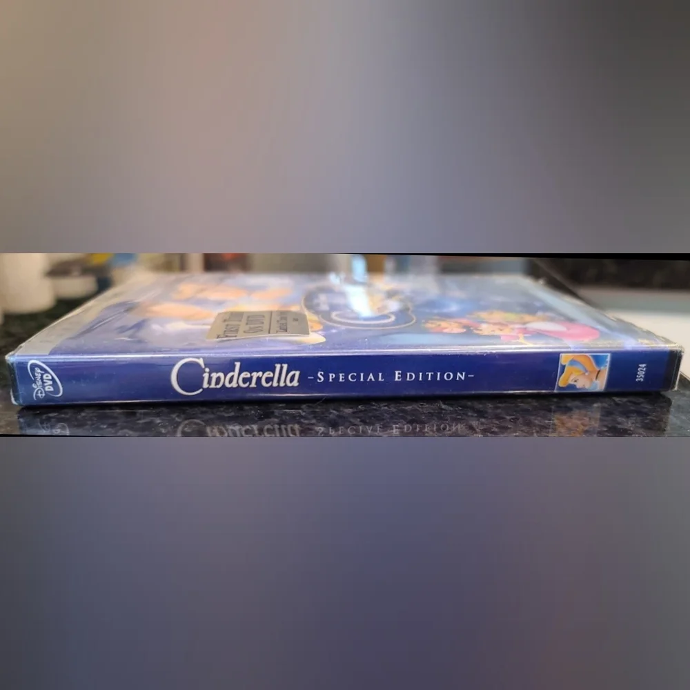 Disney's Cinderella - Platinum 2-Disc Special Edition - Collectors DVD Gift - Picture 4 of 6